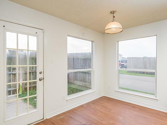 4th image of 4045 Southern Trace Dr