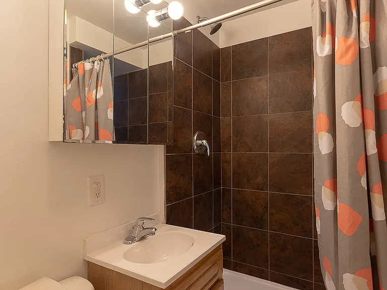 2244 N. Cleveland — Photo 10