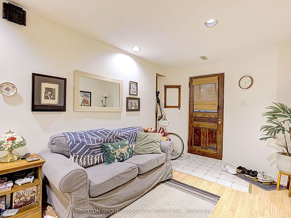 5th image of 192 Albany Ave #Basement
