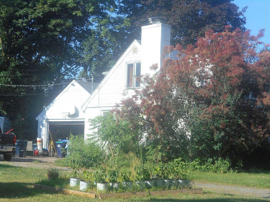 2nd image of 713 Laurelton Rd