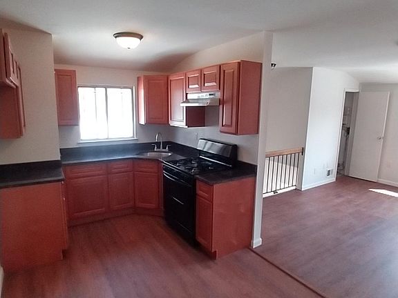 2nd image of 119 Cotter Ave