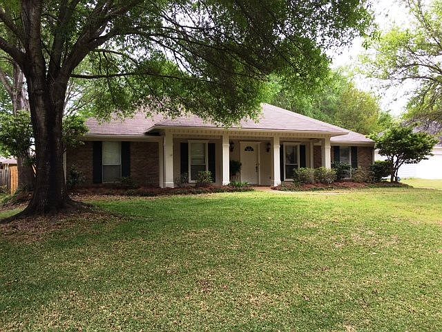 1st image of 525 Dogwood Holw