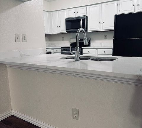 4th image of 2504 Brook Hollow Ct