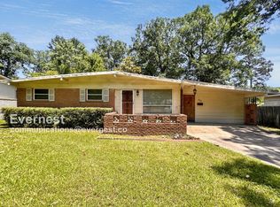 401 Oak Ln, Little Rock, AR 72205
