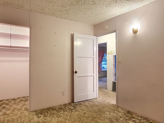 5th image of 402 N Cuyamaca St N