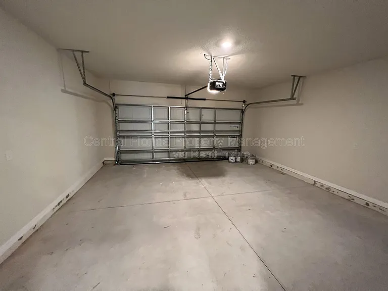 4517 Sparkling Shell Ave — Photo 32