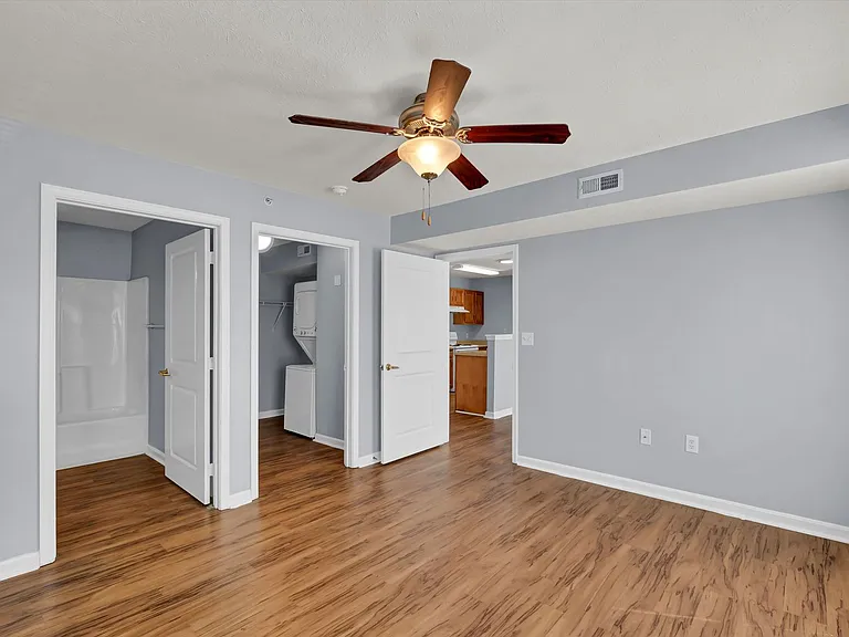 Rowan Place Apartments — Photo 25