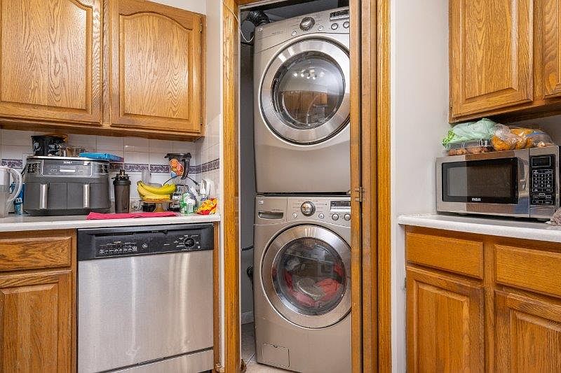 Calgary Townhouse for rent - 3 Bedrooms — photo 5