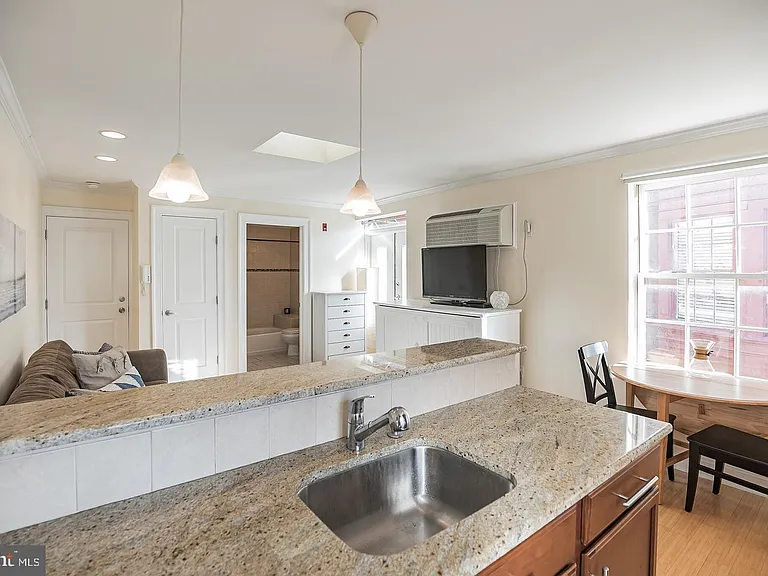 1716 Pine St #5/3R — Photo 14