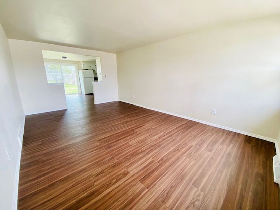 1st image of 917 Abrams St #921