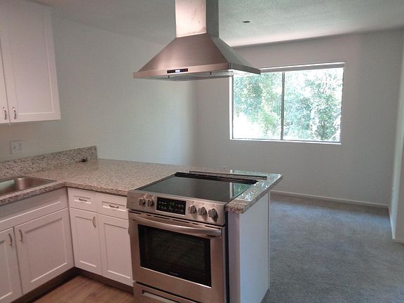 3rd image of 6373 Bonham Cir