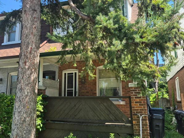 235 Chisholm Ave, Toronto, ON M4C 4V9