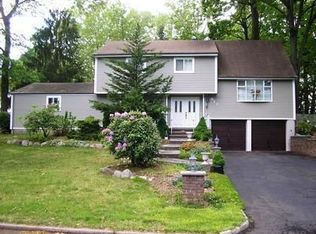 615 Woodland Ave, Northvale, NJ 07647