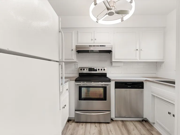 1200 E Ocean Blvd #57 — Photo 17