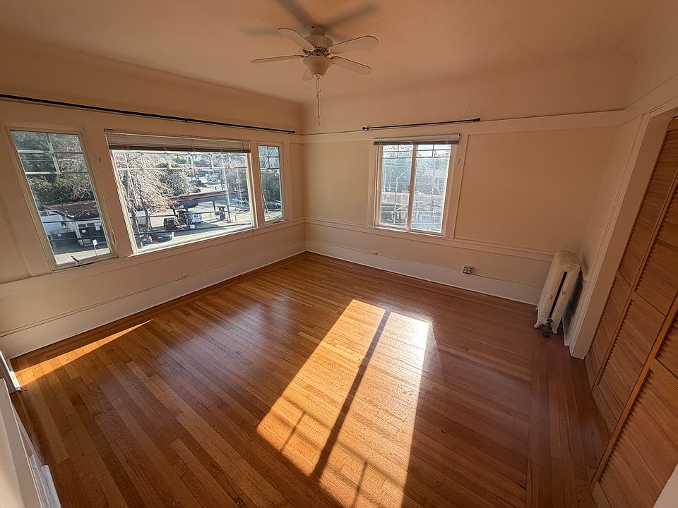 1st image of 2912 Claremont Ave APT 34