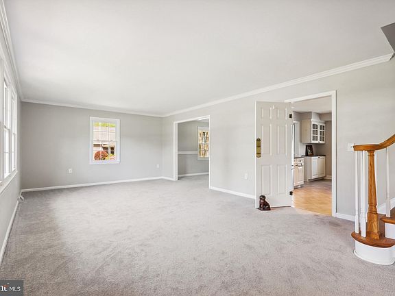4th image of 315 Five Farms Dr