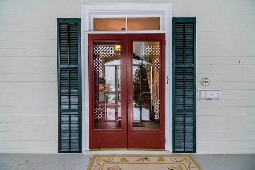 2nd image of 37 King St