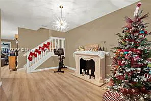 4 bed, 2.5 bath, 1820 sqft, $2,950 — Photo 2