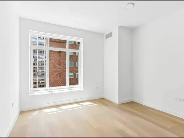 115 East 55th Street image 6 of 18