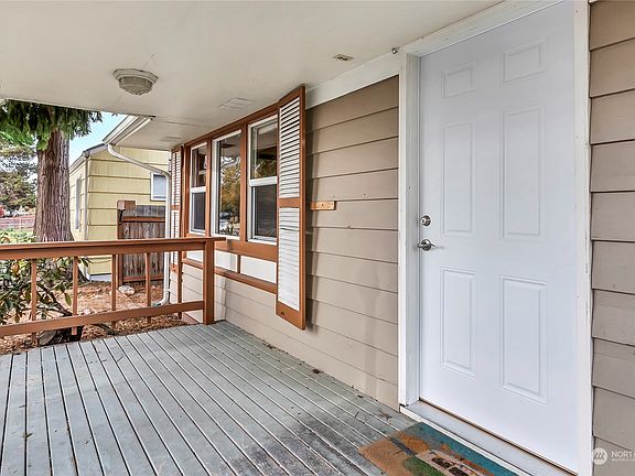 2nd image of 4605 S American Lake Boulevard