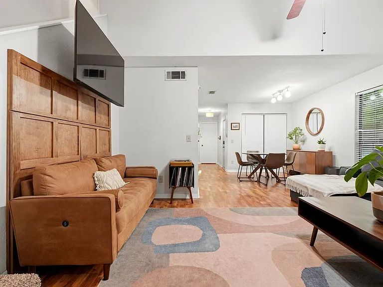 900 SW 62nd Blvd #B5 — Photo 10
