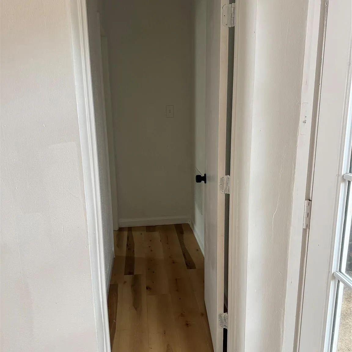 1 bed, 1.0 bath, 2488 sqft, $1,100 — Photo 3