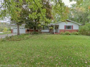 9536 Spencer Rd, South Lyon, MI 48178