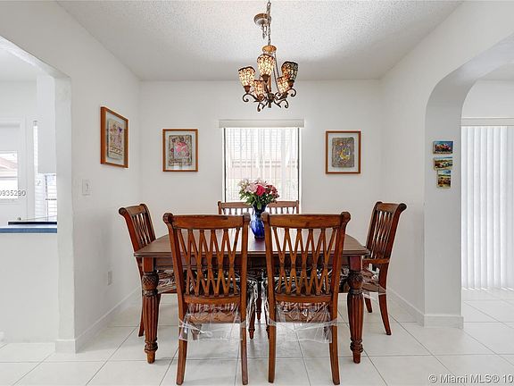 4th image of 1717 N Bayshore Dr APT 1947