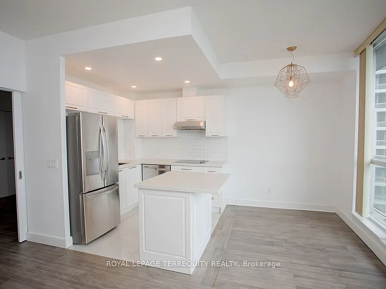 218 Queens Quay W #2605 — Photo 7