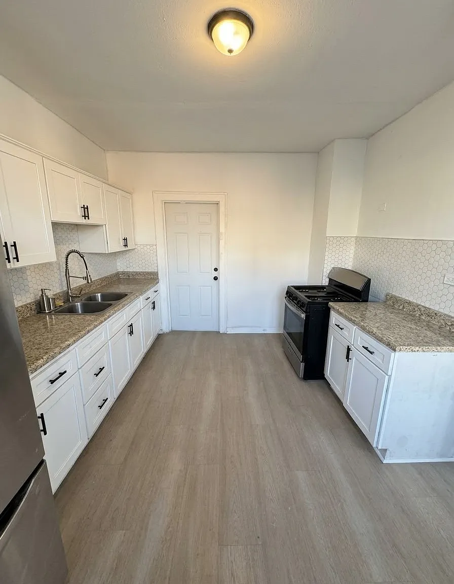 2 bed, 950 sqft, $1,000 — Photo 1