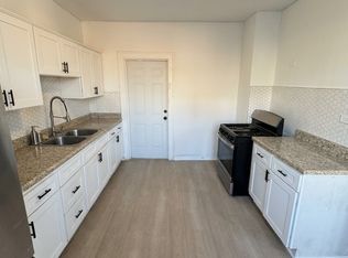 2061 Trowbridge Ave #1, Hamtramck, MI 48212