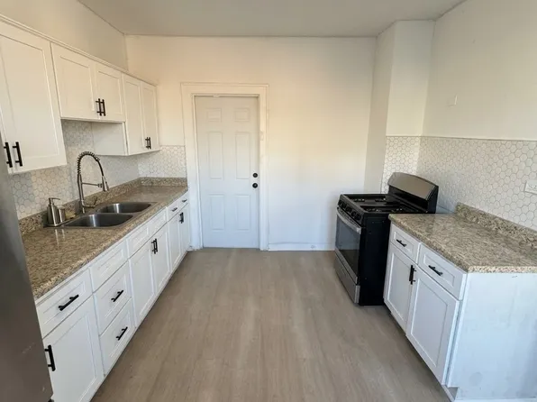 2061 Trowbridge Ave #1, Hamtramck, MI 48212