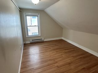 31 Prospect St APT 3, Webster, MA 01570
