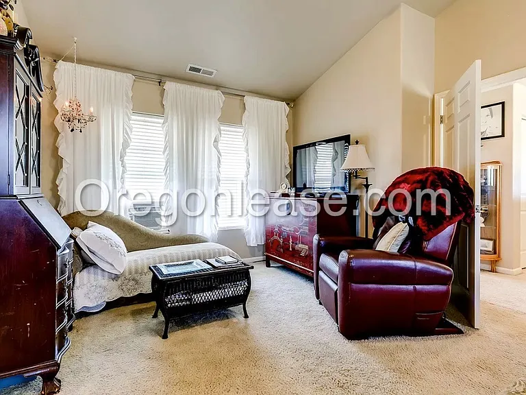 1723 Praslin St — Photo 15