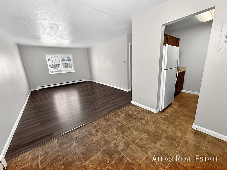 4357 N Chestnut St #202 — Photo 9