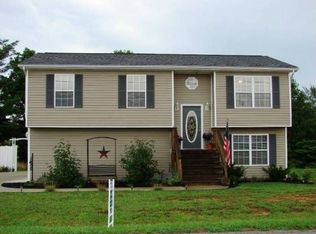 450th Hwy, Lily, KY 40740