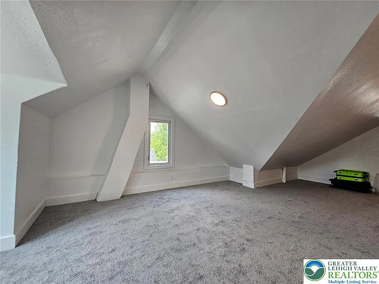 835 W Berwick St — Photo 14