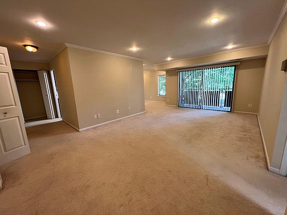 4th image of 6001 Arlington Blvd APT 123