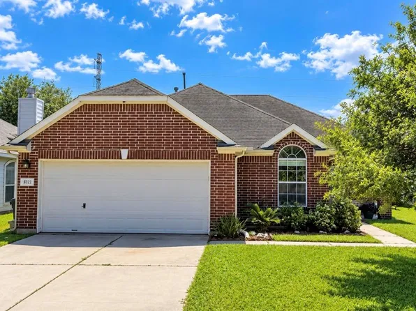 3722 Elderberry Dr, Dickinson, TX 77539