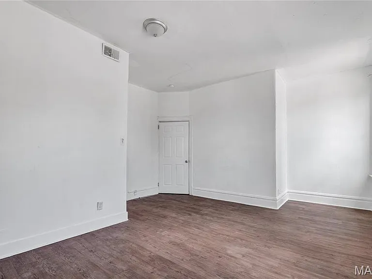 824 Canaan Ave #2F — Photo 9