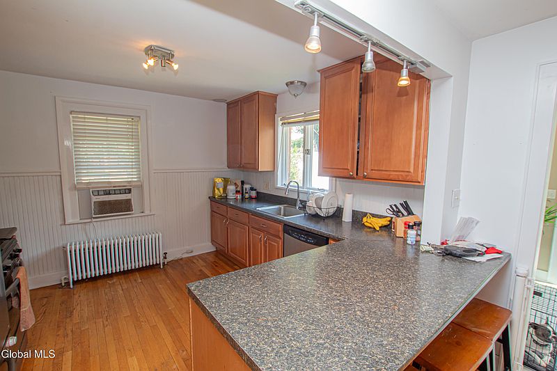5th image of 26 Center View Drive