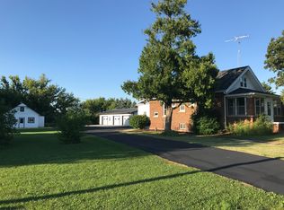 6914 County Road R, Oshkosh, WI 54902