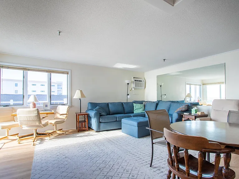 493 Ocean Blvd #22 — Photo 6