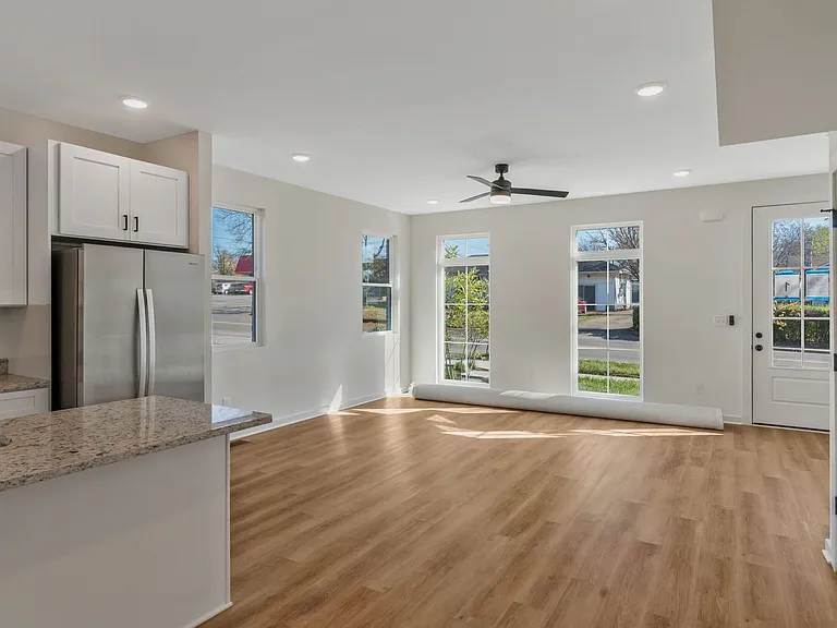 310 Cedar St — Photo 16