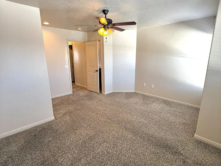 3419 S River Rd #53 — Photo 23