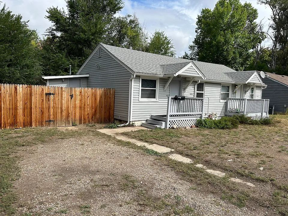 1033 E 5th St #1