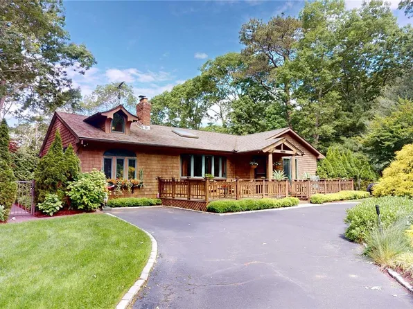 32 Baycrest Avenue, East Quogue, NY 11942