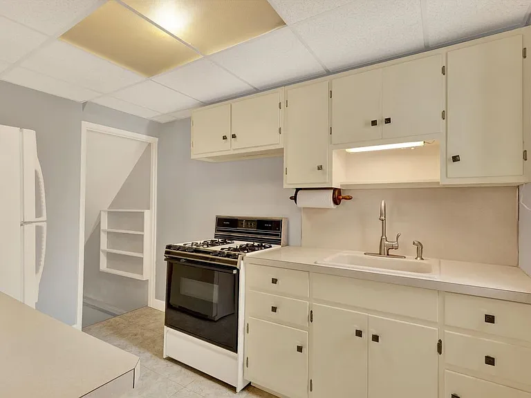 729 Skyline Dr — Photo 10