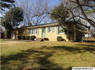 702 Iris Ln NW, Huntsville, AL 35811