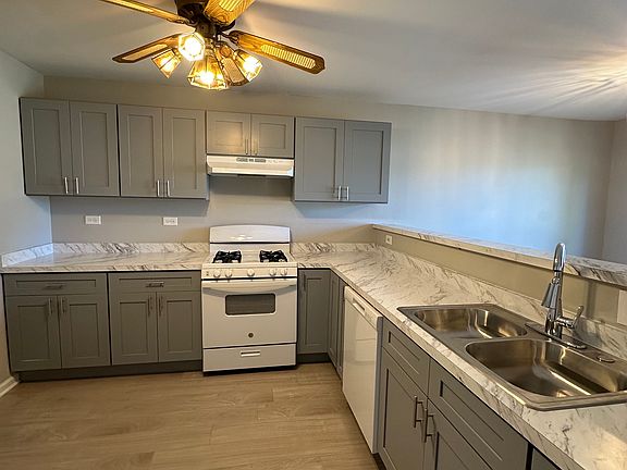 4th image of 2055 Millpond Ln